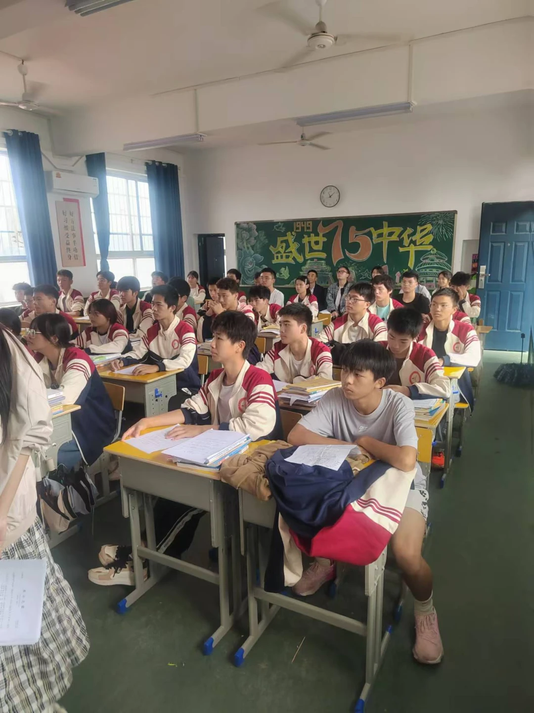 青少年篮球爱好者如何提高接球技巧?_2